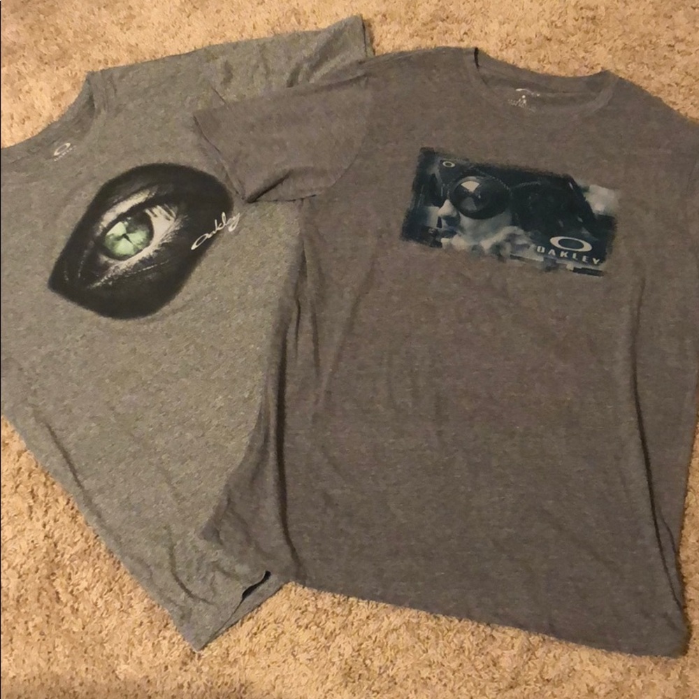 2 Oakley T-shirt’s NWOT
